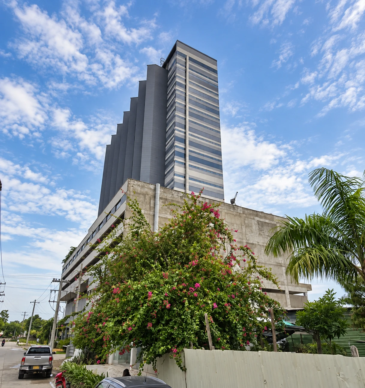 RIVER PARK — Torre durante la construcción