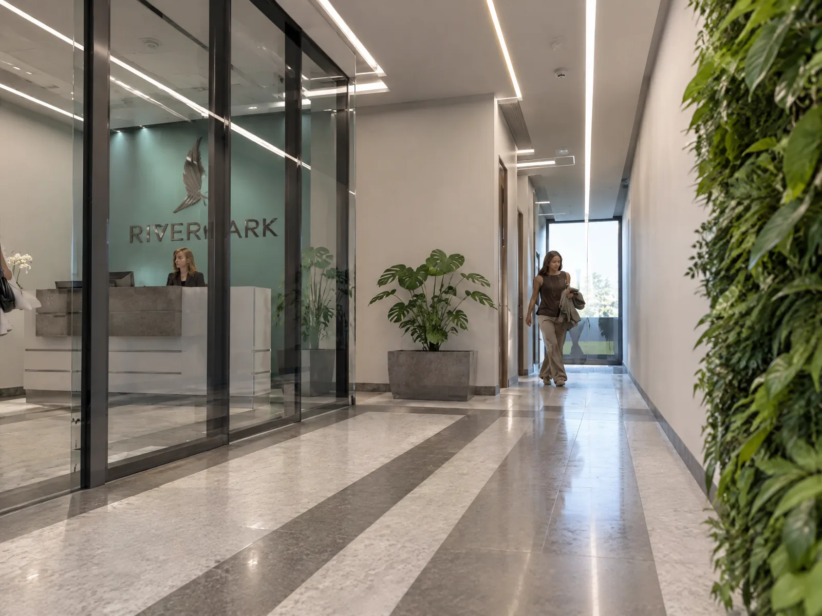 RIVER PARK — Pasillo y recepción de consultorios · pisos 14 y 15